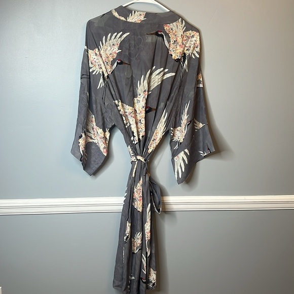 Women’s H&M gray printed kimono. New with tags size XS/S - Picture 3 of 6